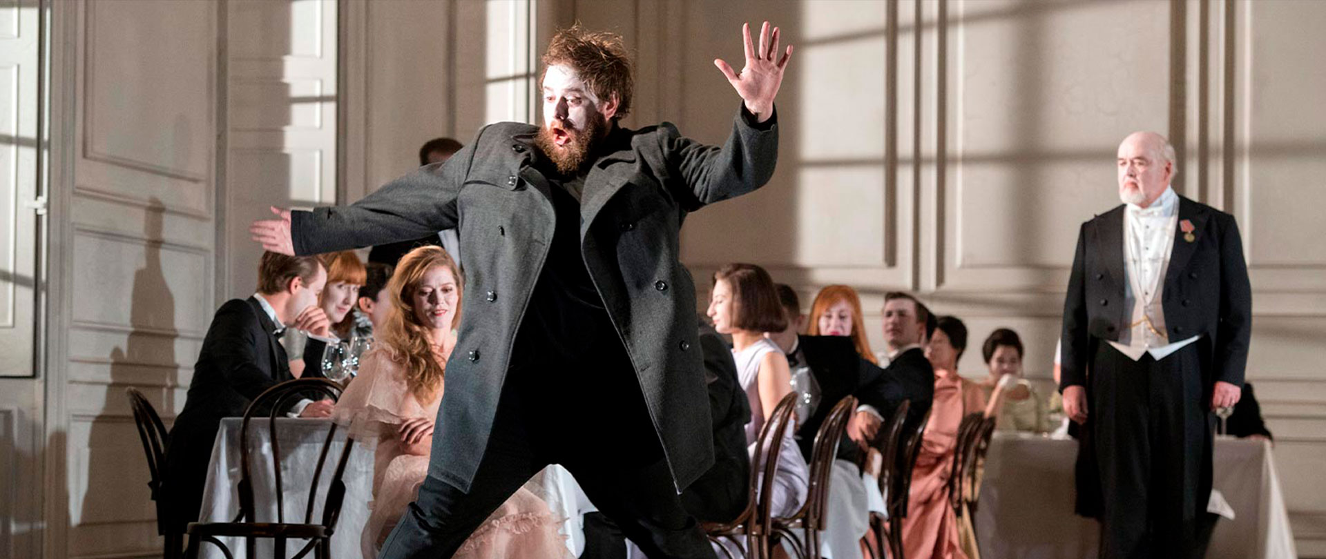 Hamlet (2022) The Met